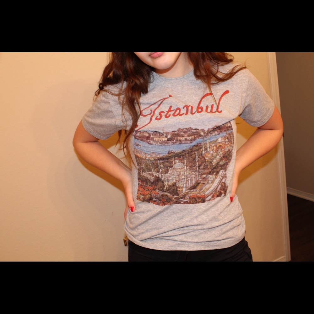 Graphic tee